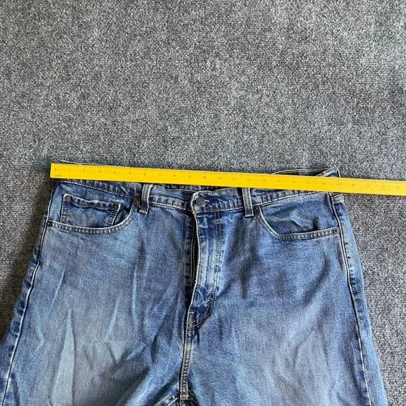 Levis 505 Regular Fit Straight Leg Jeans Mens 38x32 Medium Wash Blue Denim - Picture 6 of 7